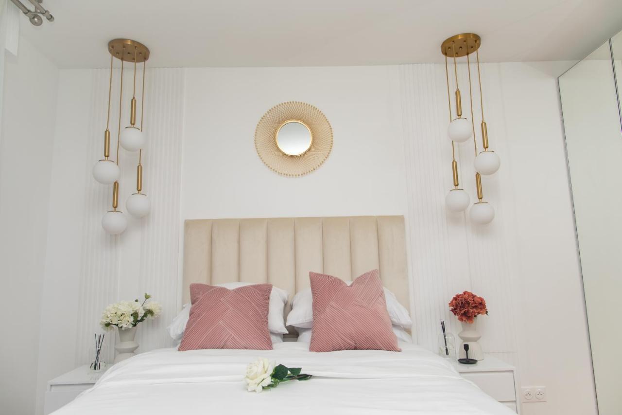 Paris' Premium Romantic Studio Exterior photo